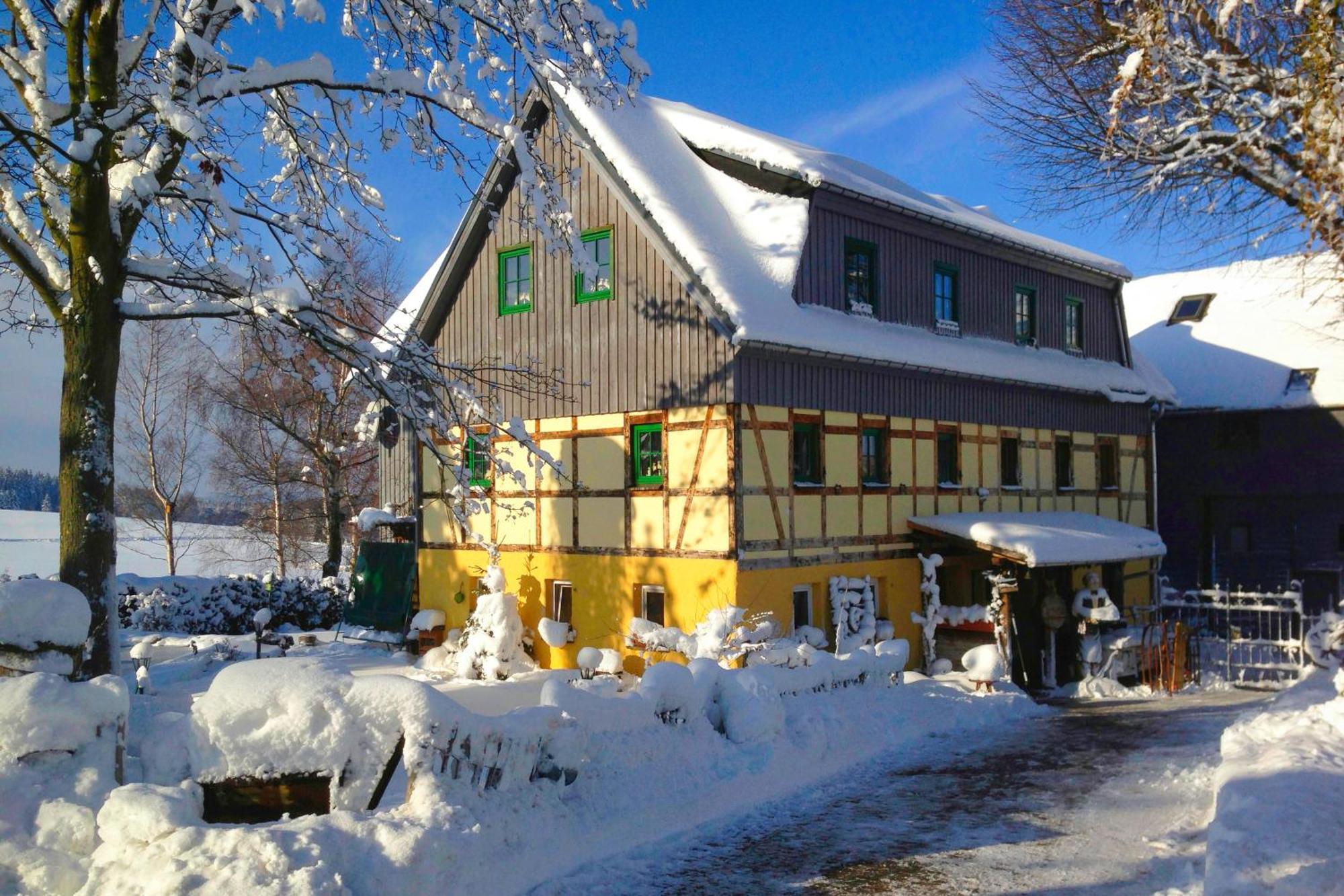 Hotel Olbernhau Mit Sauna - Kleines Landhotel Zur Ofenschenke מראה חיצוני תמונה